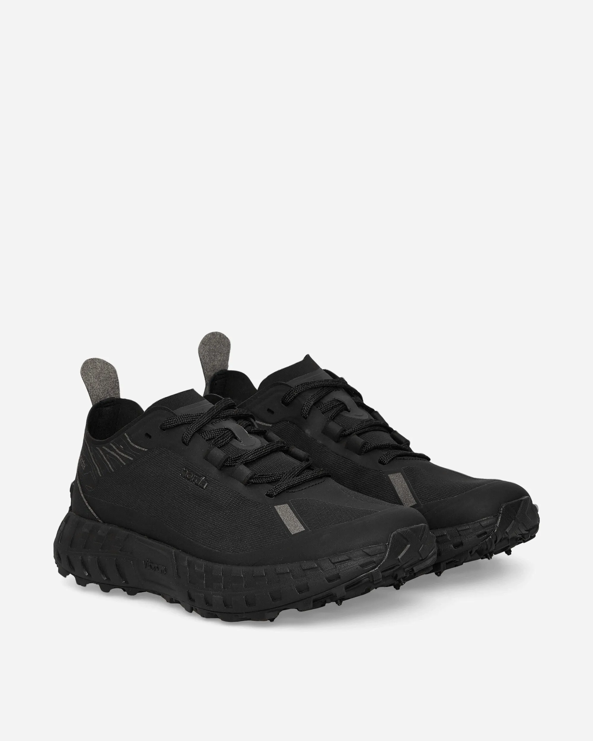 001 Sneakers Tarnschwarz