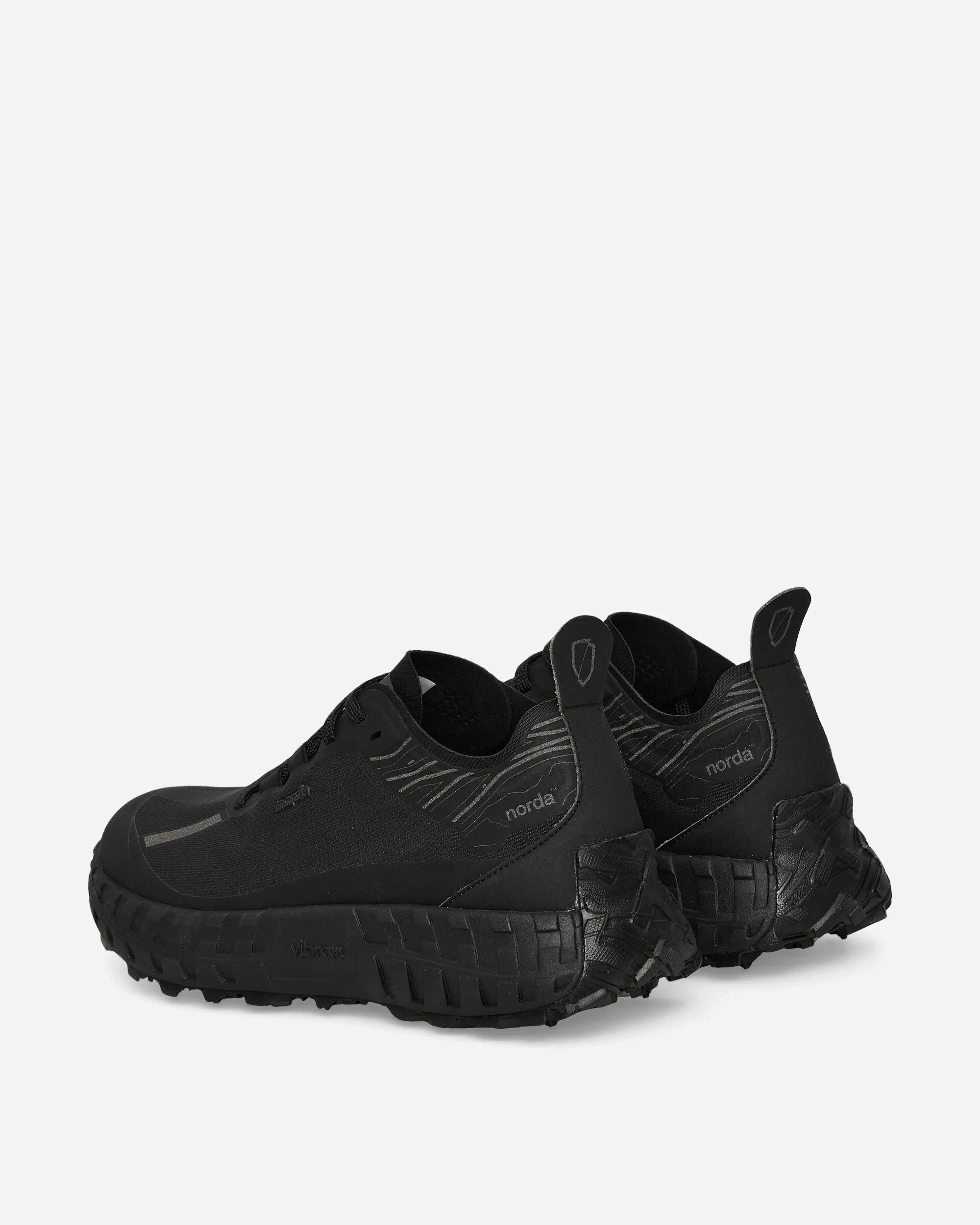 001 Sneakers Tarnschwarz