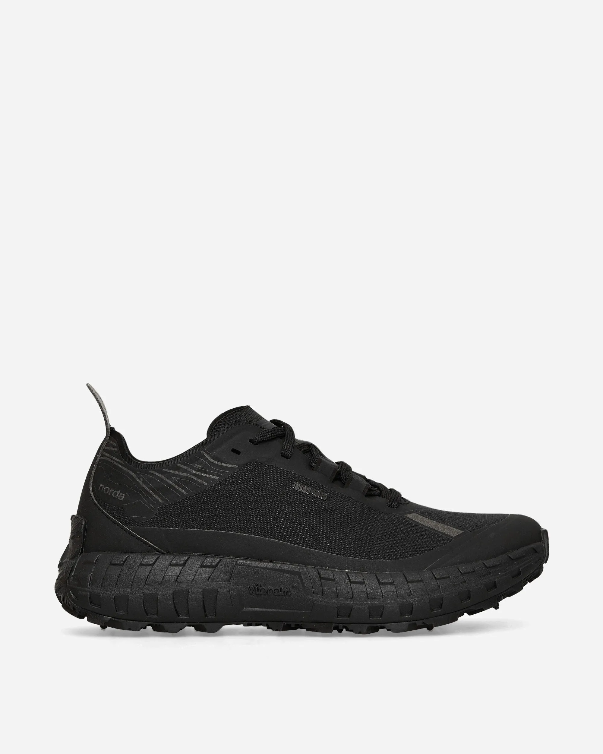 001 Sneakers Tarnschwarz