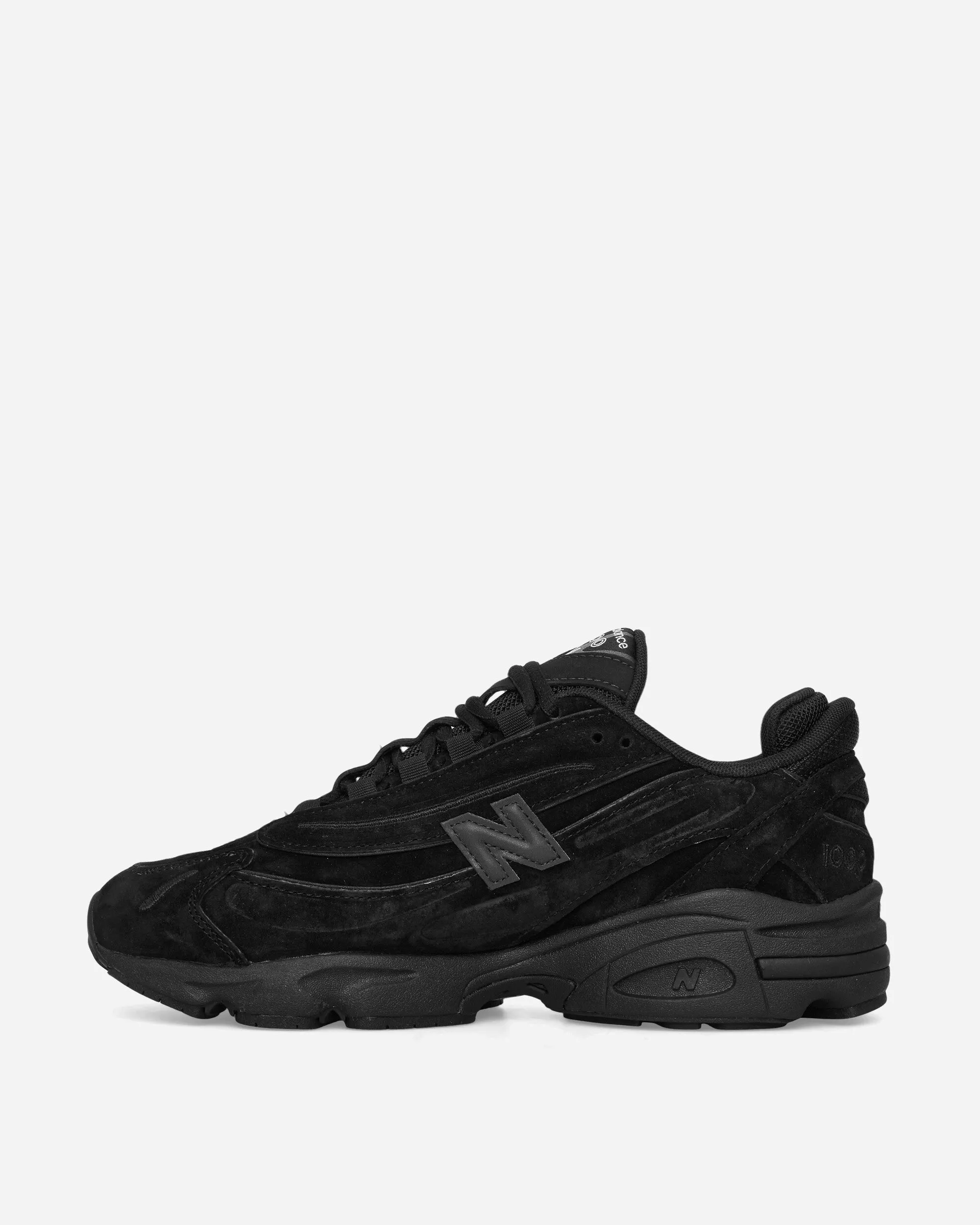 1000 Sneakers Triple Schwarz