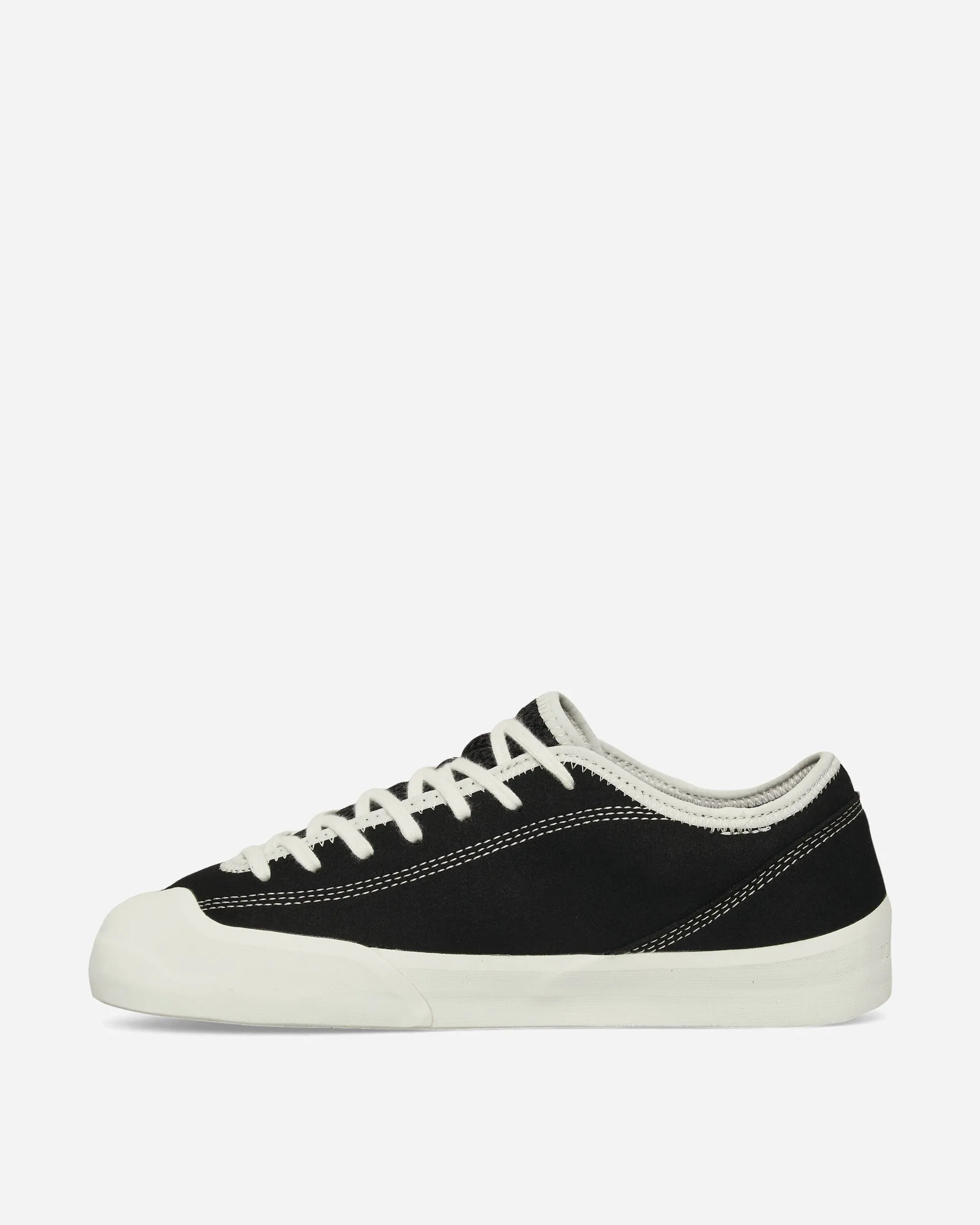 13:30 Uhr Sneakers Schwarz / Flüsterweiß