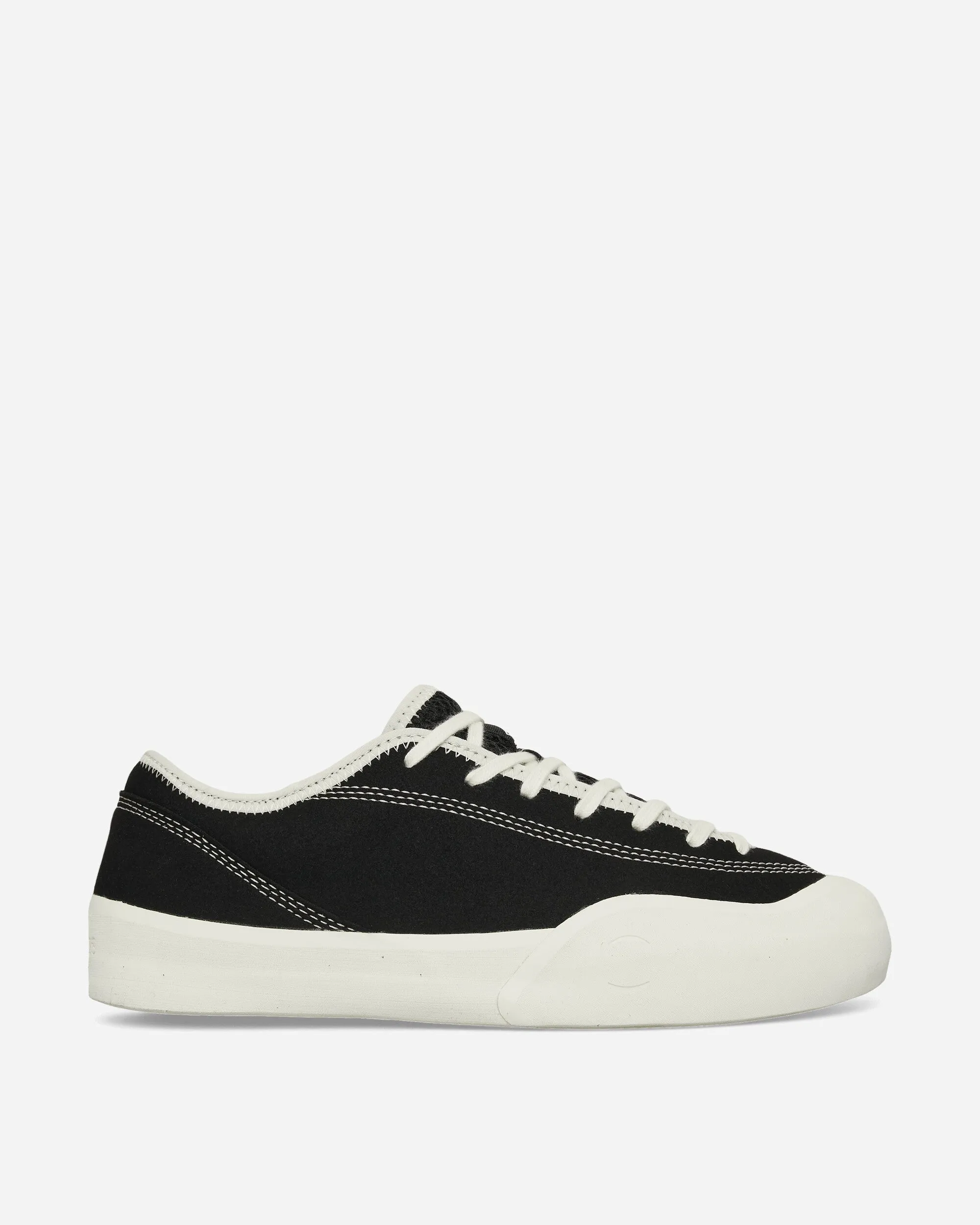 13:30 Uhr Sneakers Schwarz / Flüsterweiß