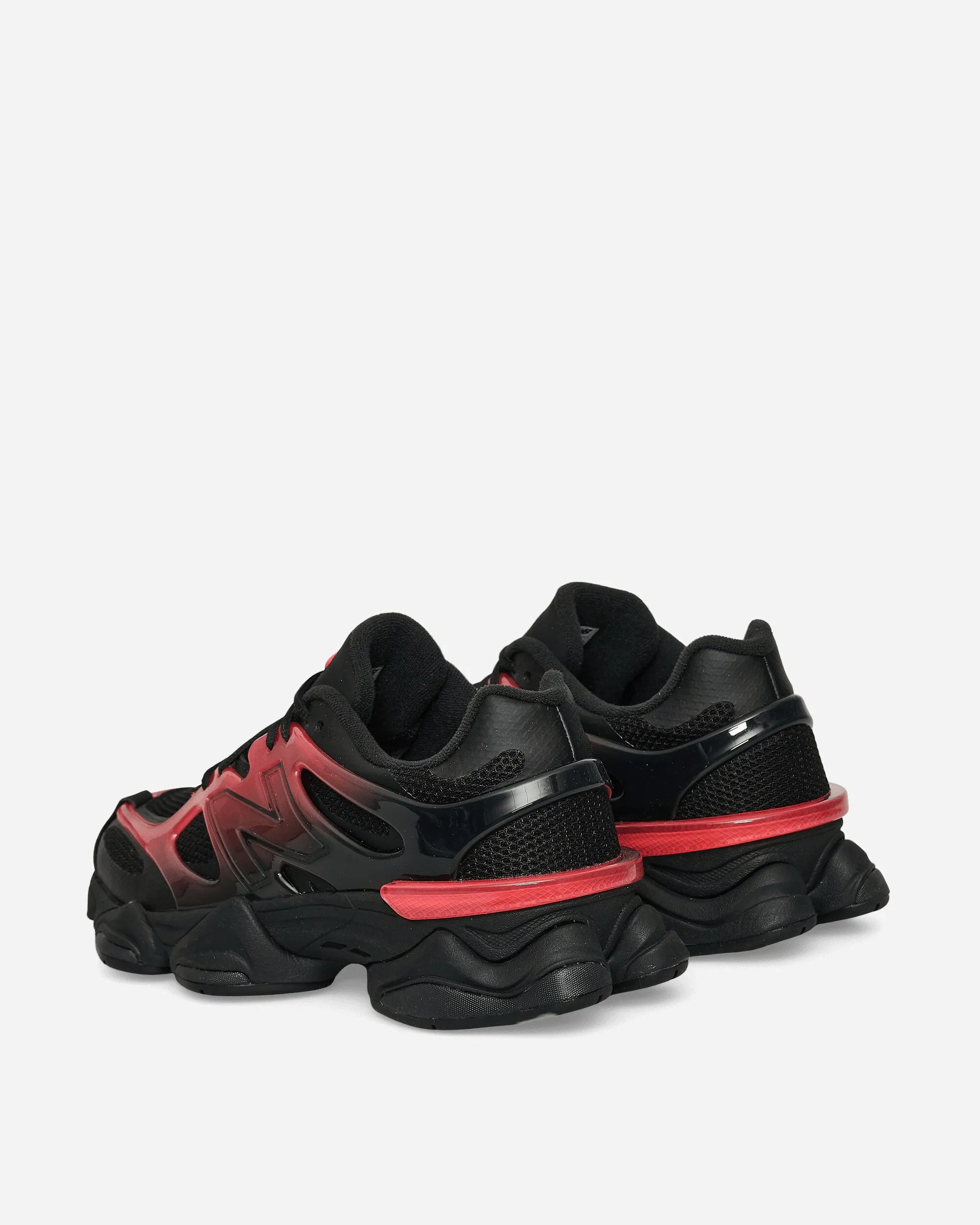 9060 Sneakers in Rot / Schwarz