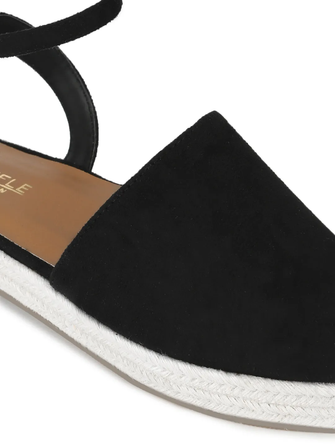 Schwarze Mikroflache Espadrille-Sandalen