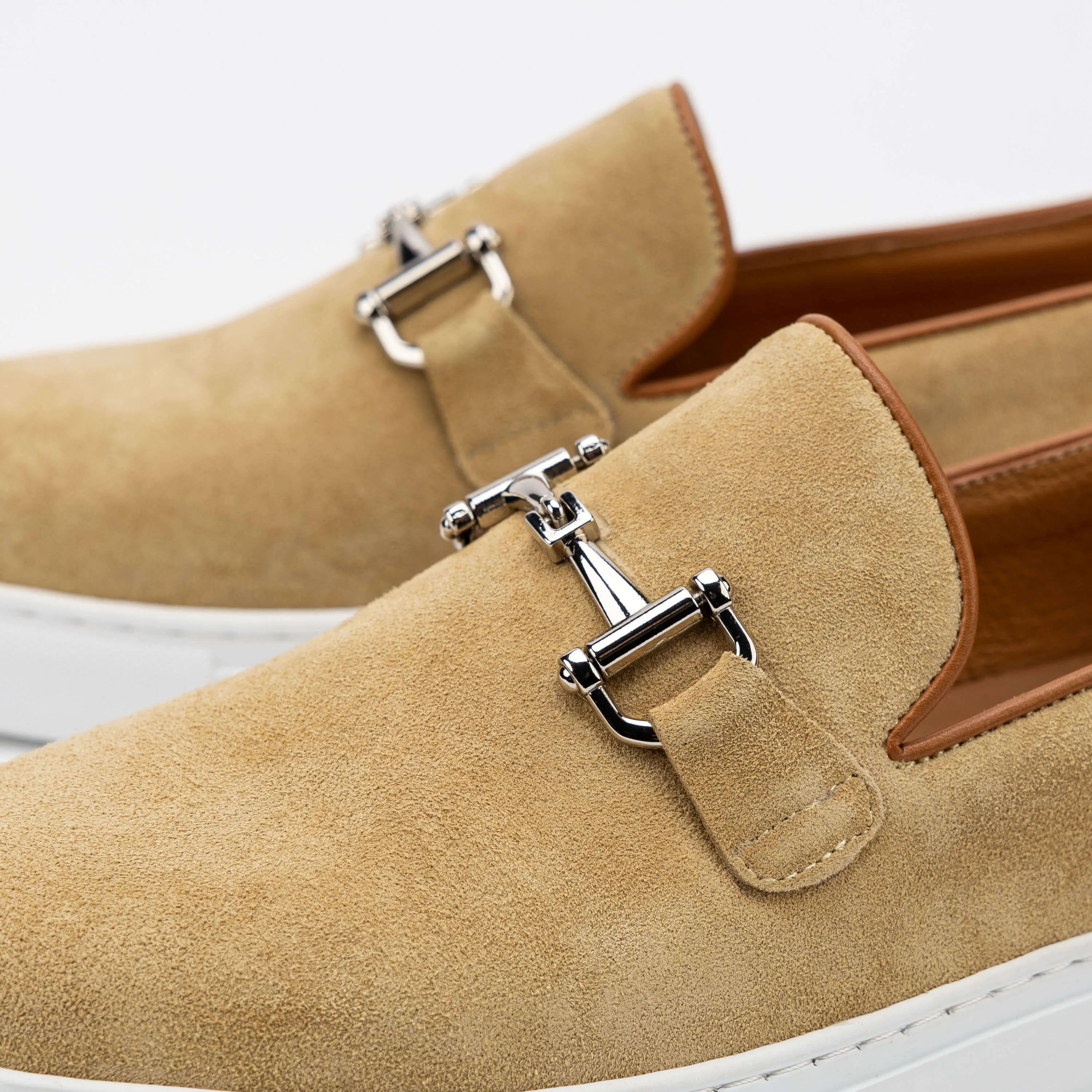 Boardwalk Sahara Wildleder Pferdebit-Sneaker