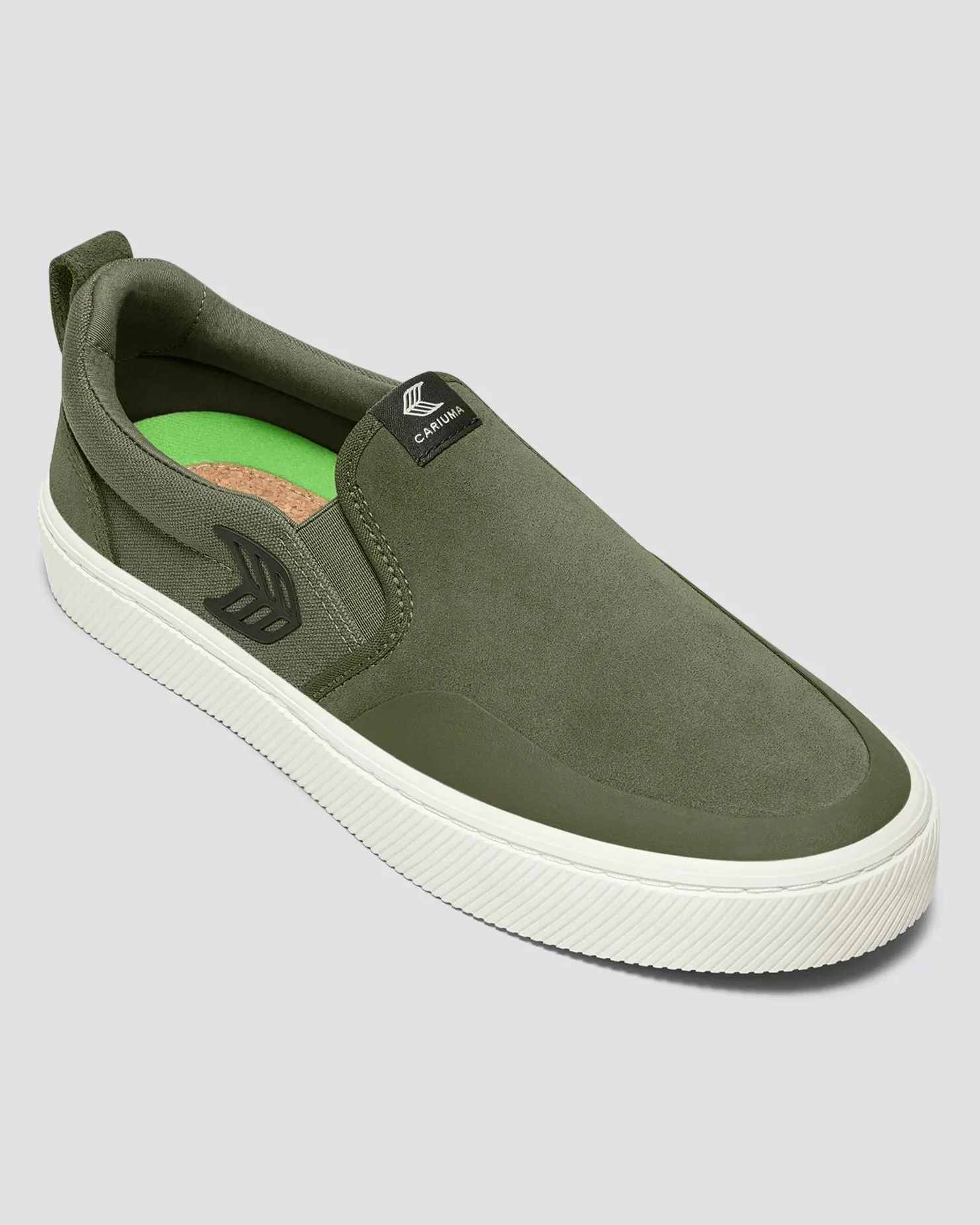 Cariuma Schuhe Slip On Skate Pro Schuhe in Bronze Grün & Tiefes Moos