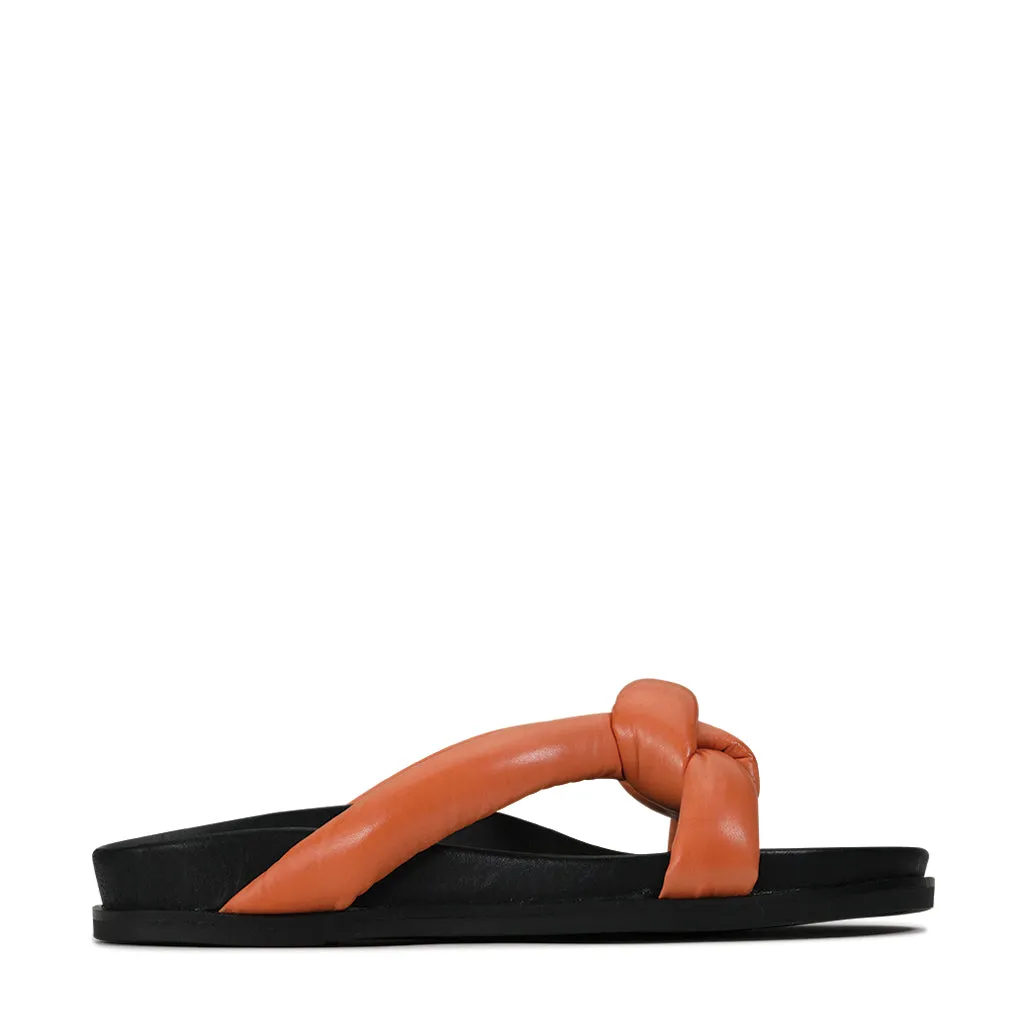 LEDER-SANDALEN MIT KREUZRIEMEN