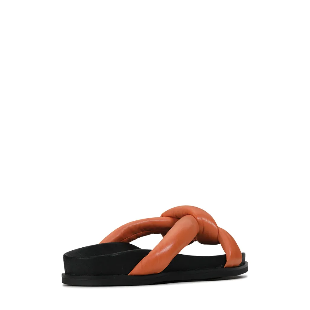 LEDER-SANDALEN MIT KREUZRIEMEN