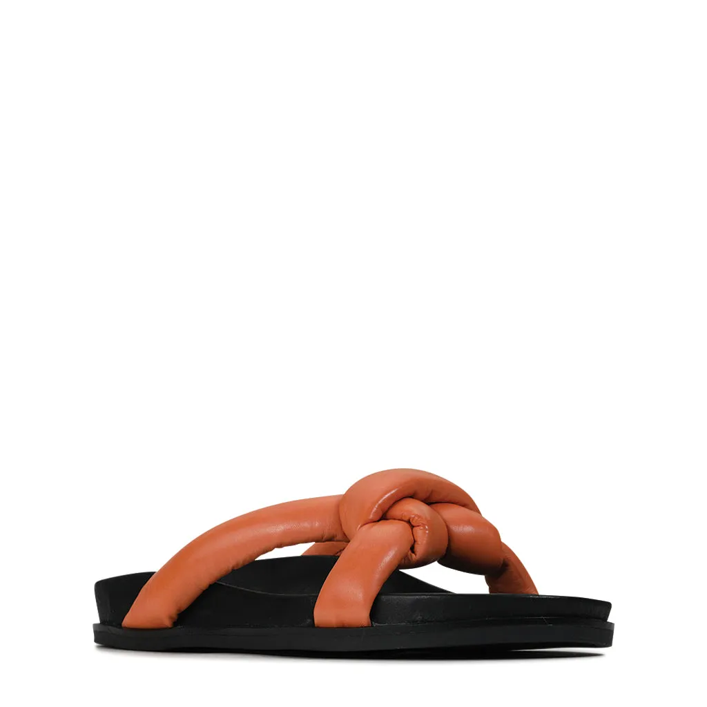 LEDER-SANDALEN MIT KREUZRIEMEN