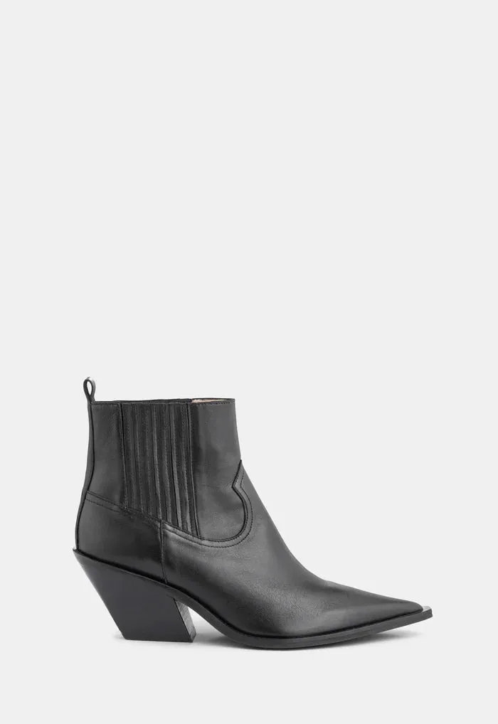 Ivylee Ellison Schwarze Schuhe_Ivy-Lee