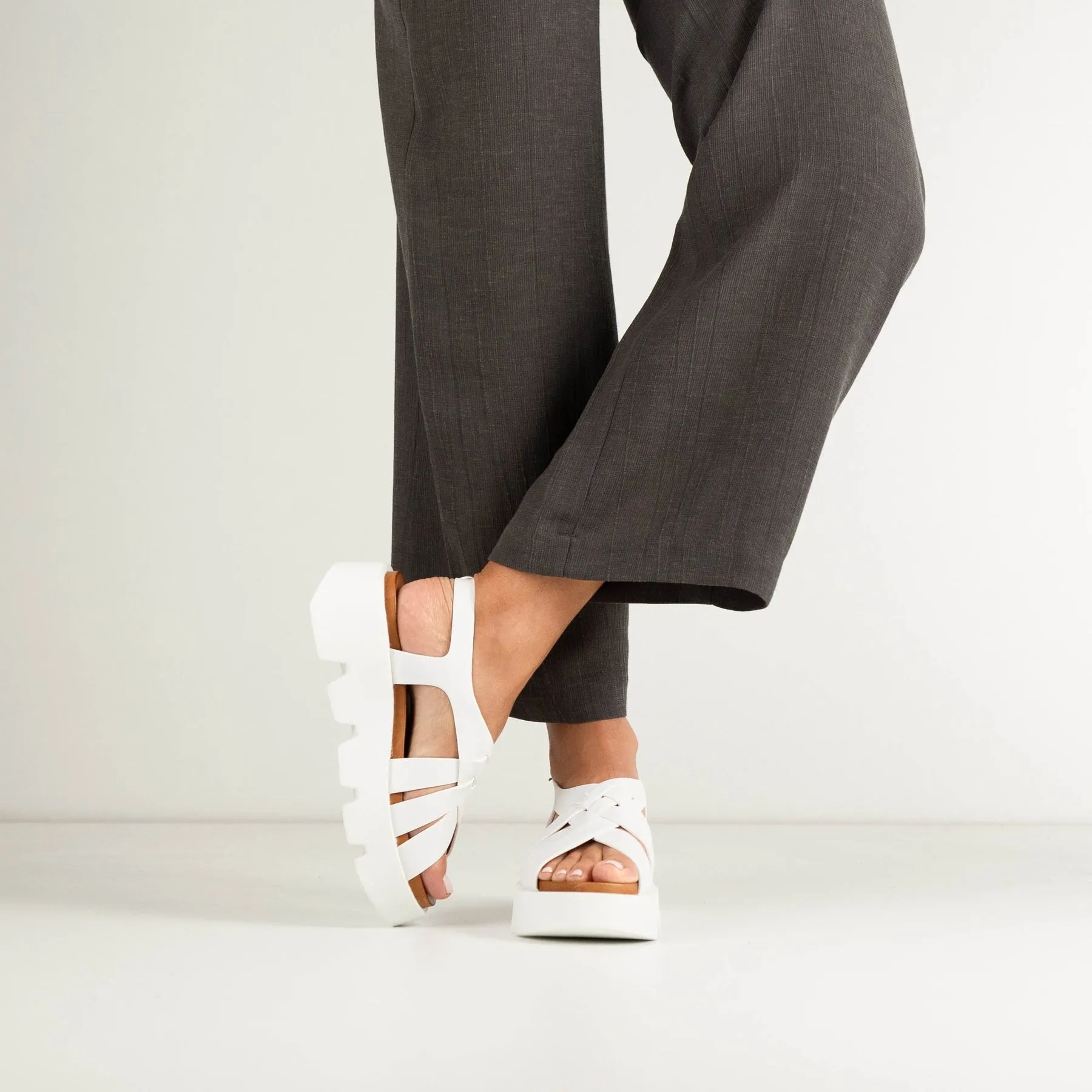 KAILYN PLATTFORM-SANDALEN AUS LEDER