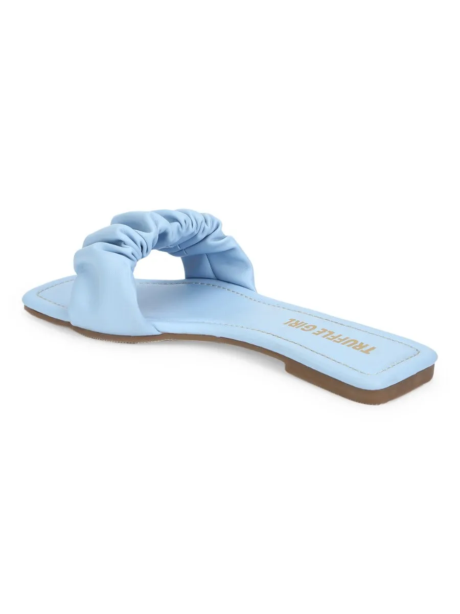 Hellblaue PU-Riemchen-Slipper mit Knitteroptik