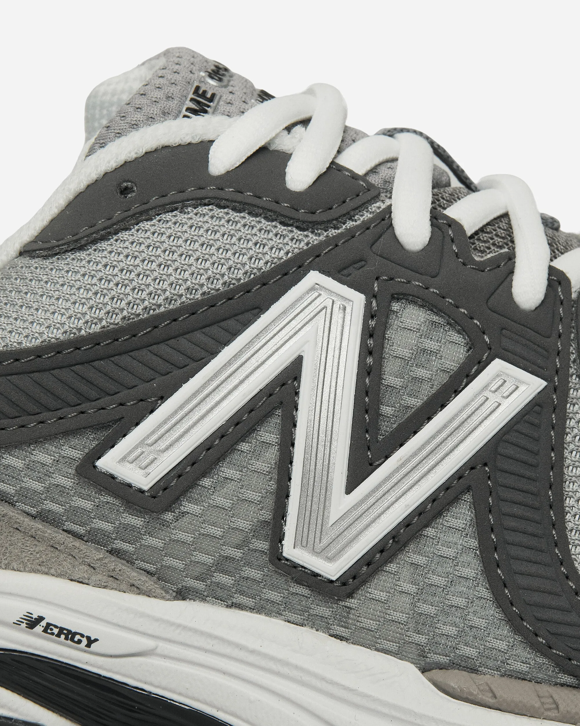 New Balance 860v2 Sneakers Grau