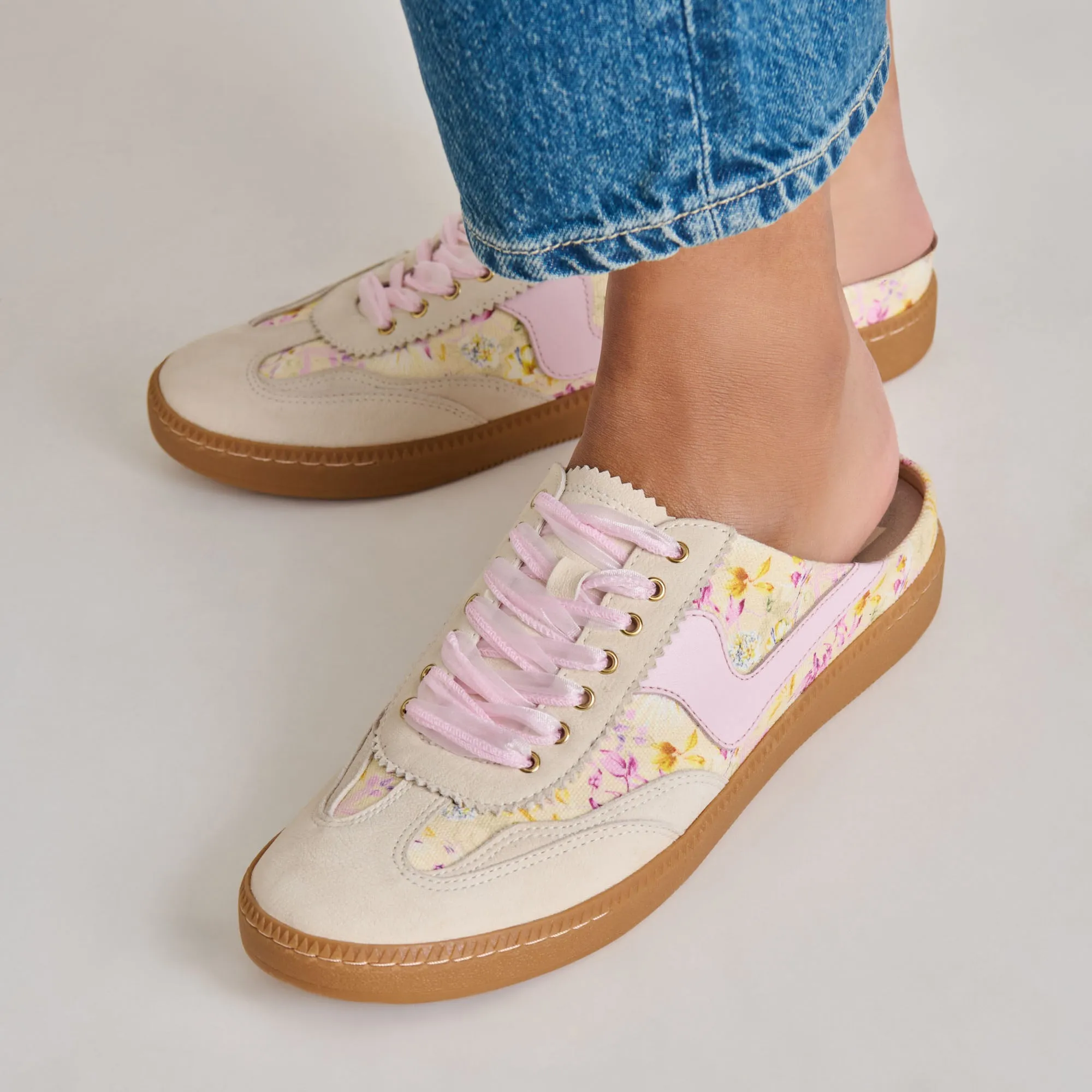HINWEIS SLIDE SNEAKERS LILA BLUMENLEDER