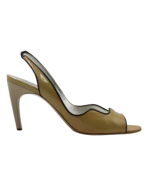 Roger Vivier Wellige Peep-Toe Slingback Sandalen in Kamel-Patentleder