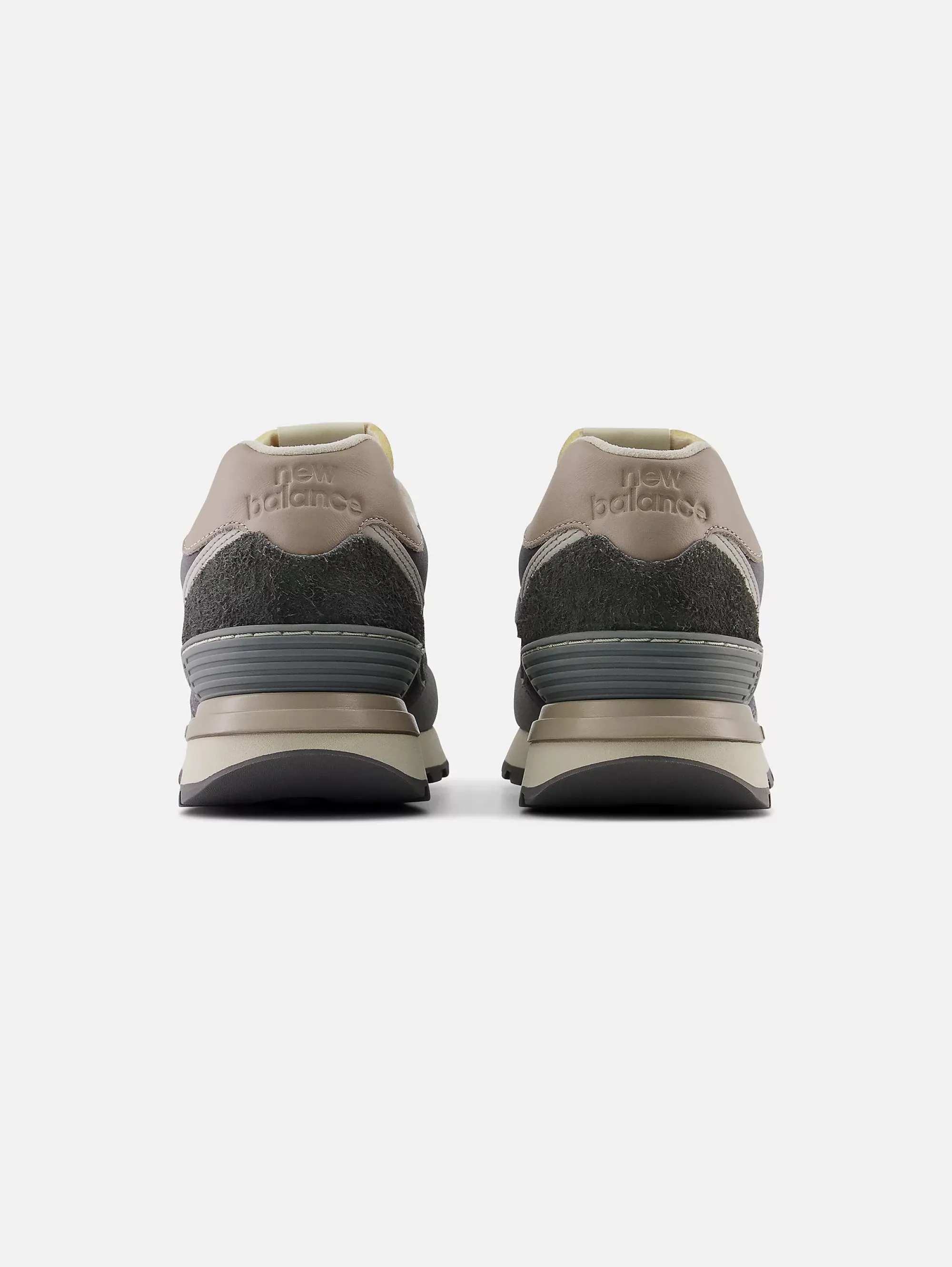 Sneakers in Wildleder 574 Grau Apollo
