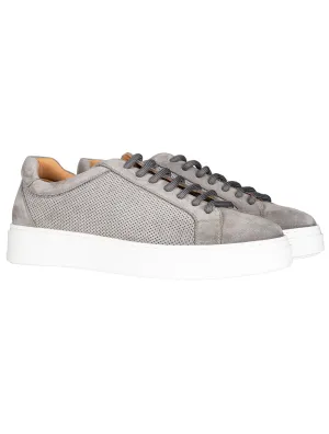 Graue Sneakers aus Wildleder