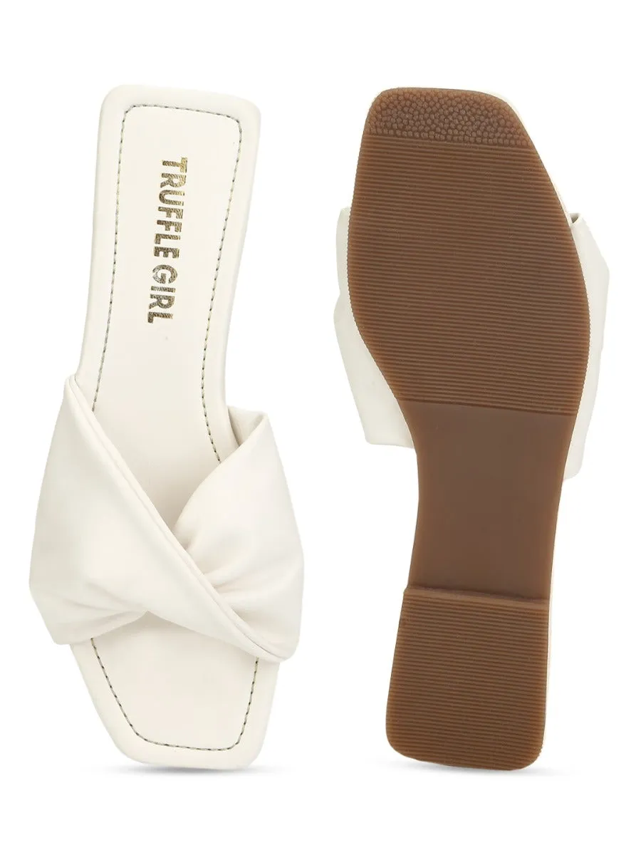 Weiße PU gedrehte Riemchen-Slip-Ons