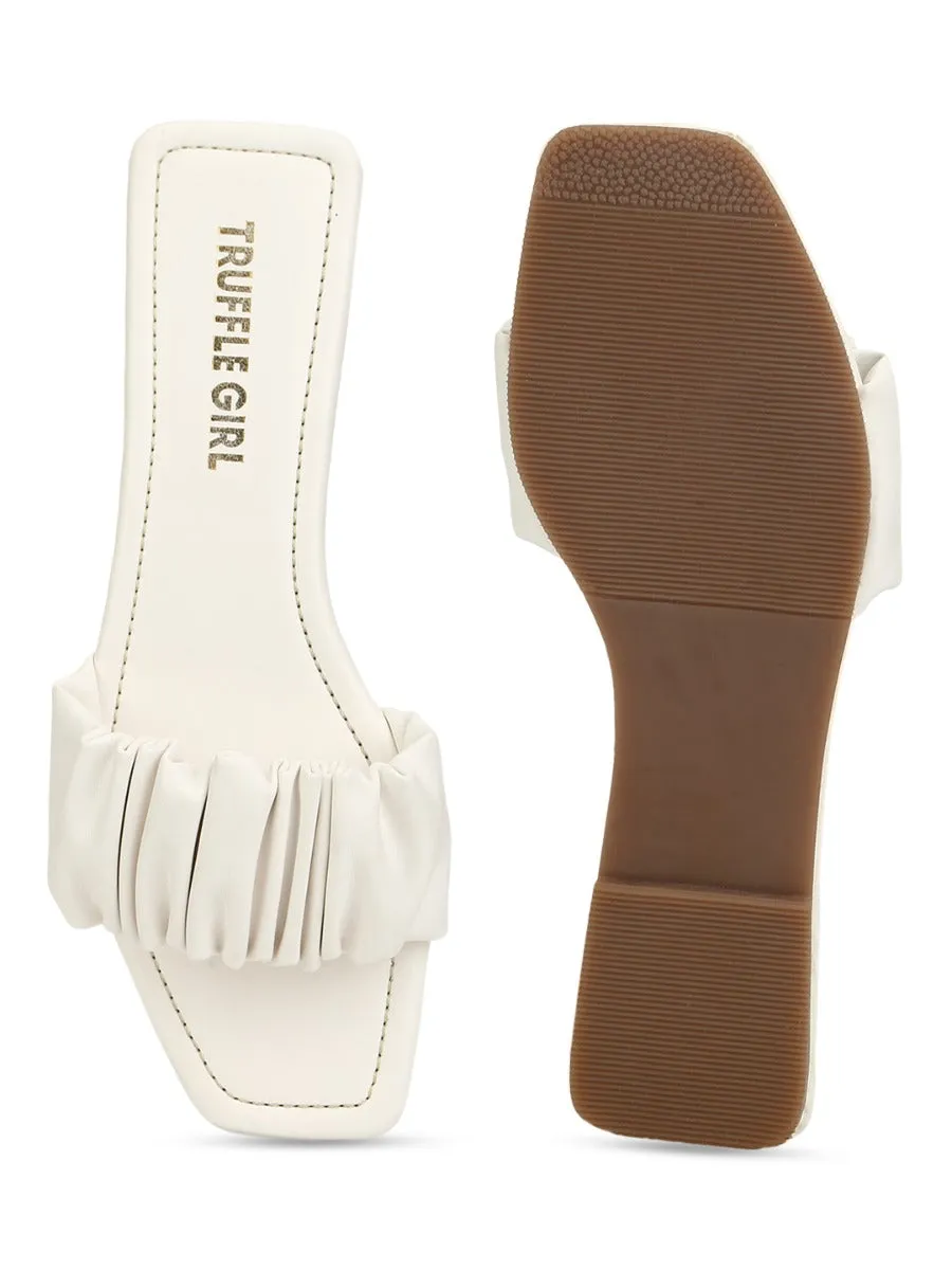 Weiße PU-Riemchen-Slipper mit Knitteroptik