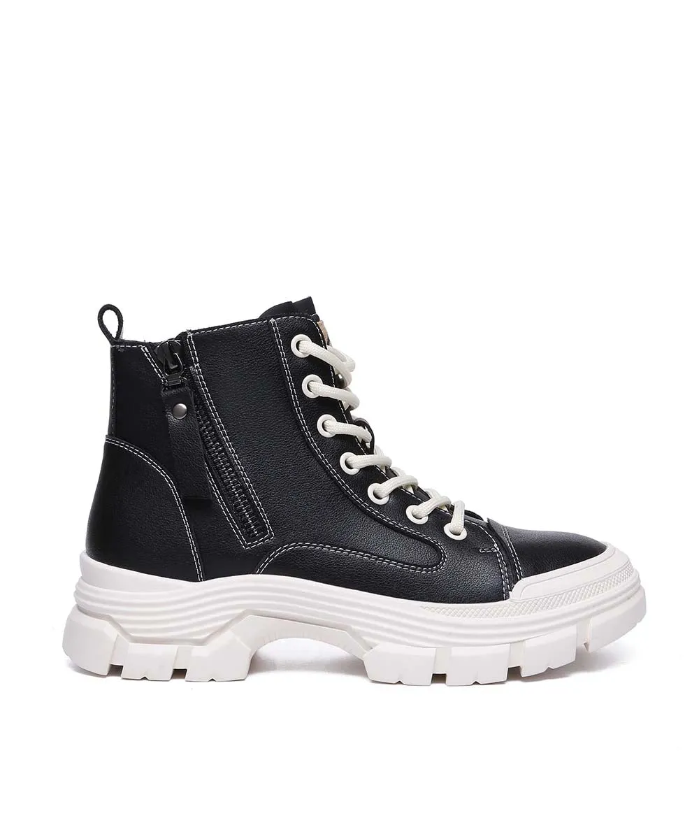 Damenschuhe UGG Stiefel aus Leder im Tallenschritt