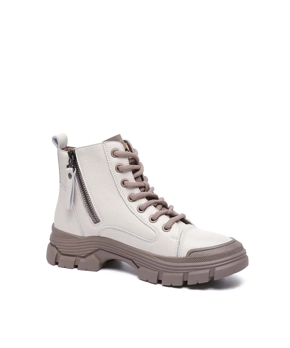 Damenschuhe UGG Stiefel aus Leder im Tallenschritt