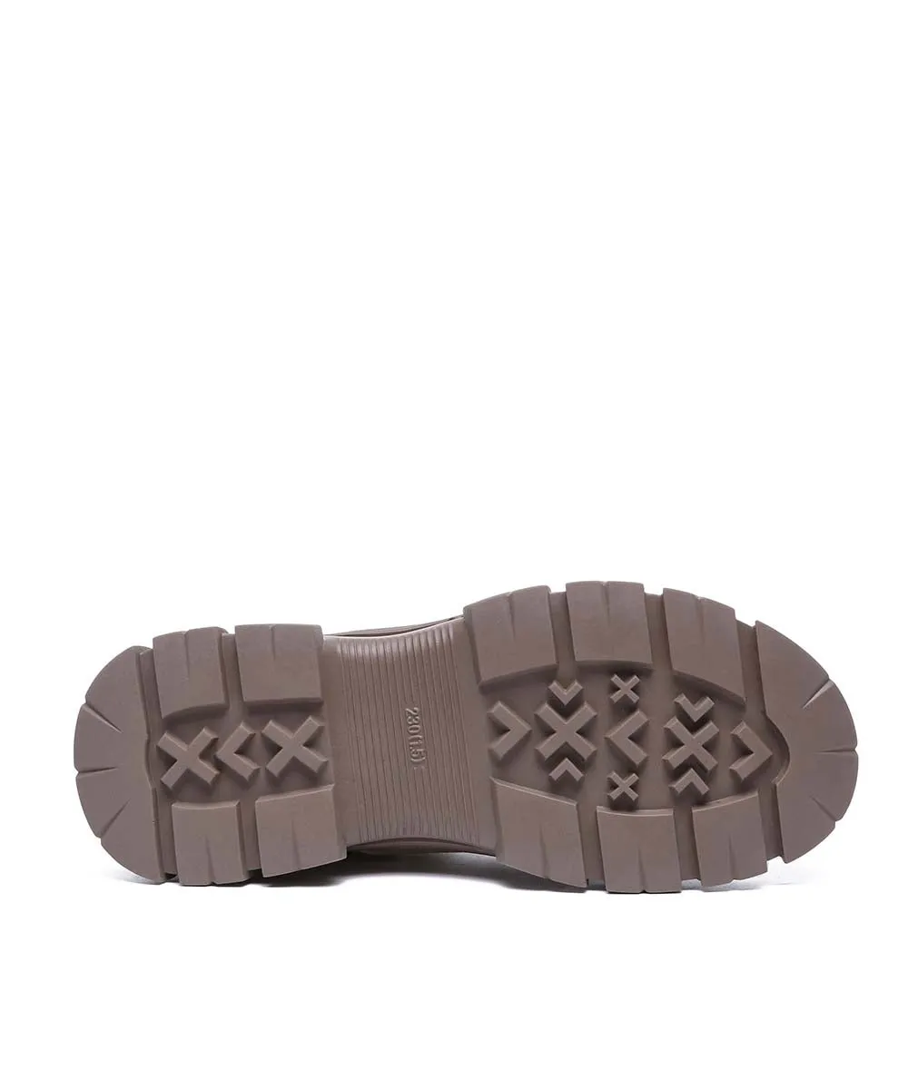 Damenschuhe UGG Stiefel aus Leder im Tallenschritt